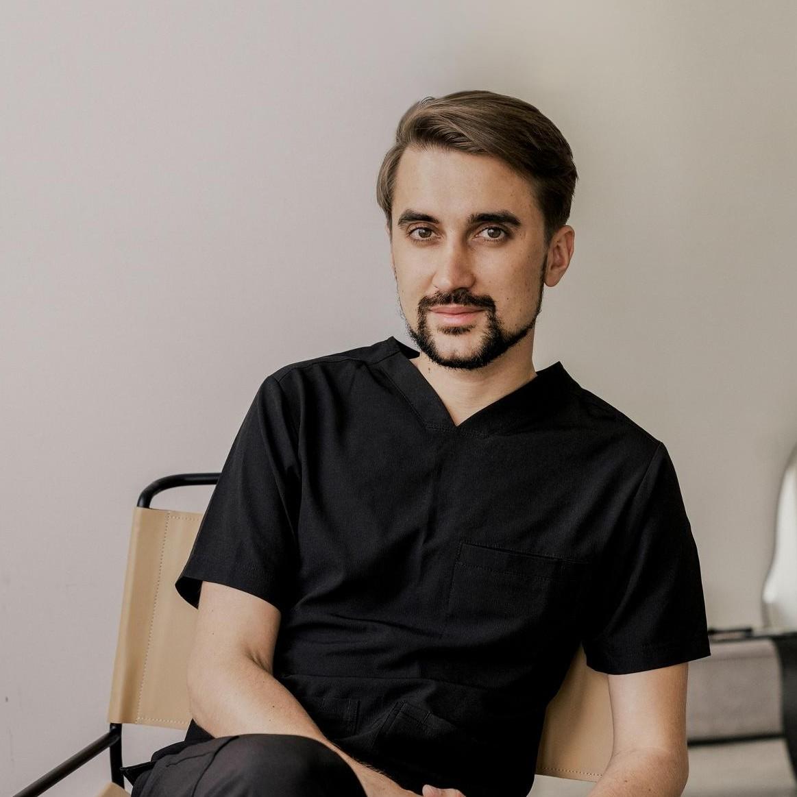 <p>Игорь Романов</p>