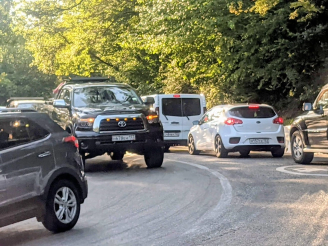 На курорте идет сезонный ремонт дорог | Источник: Оксана Витязь