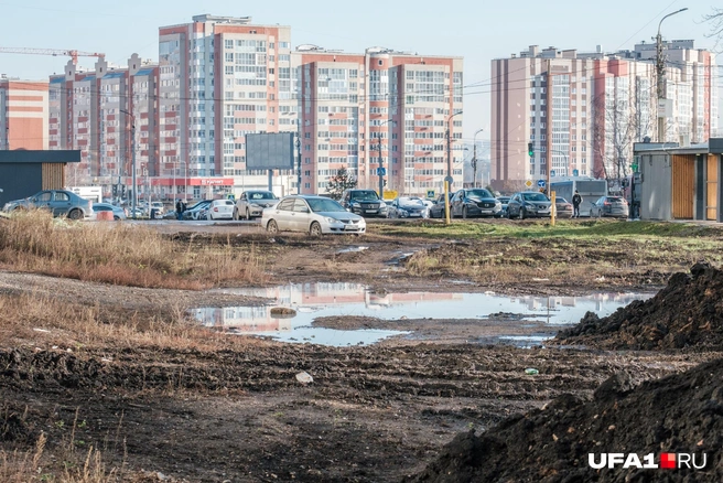 Бедная часть района и богатая на фоне | Источник: Булат Салихов / UFA1.RU