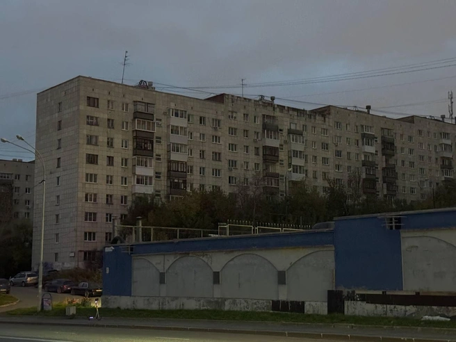 Свет обещали вернуть к полуночи. Ждем и верим | Источник: читательница E1.RU