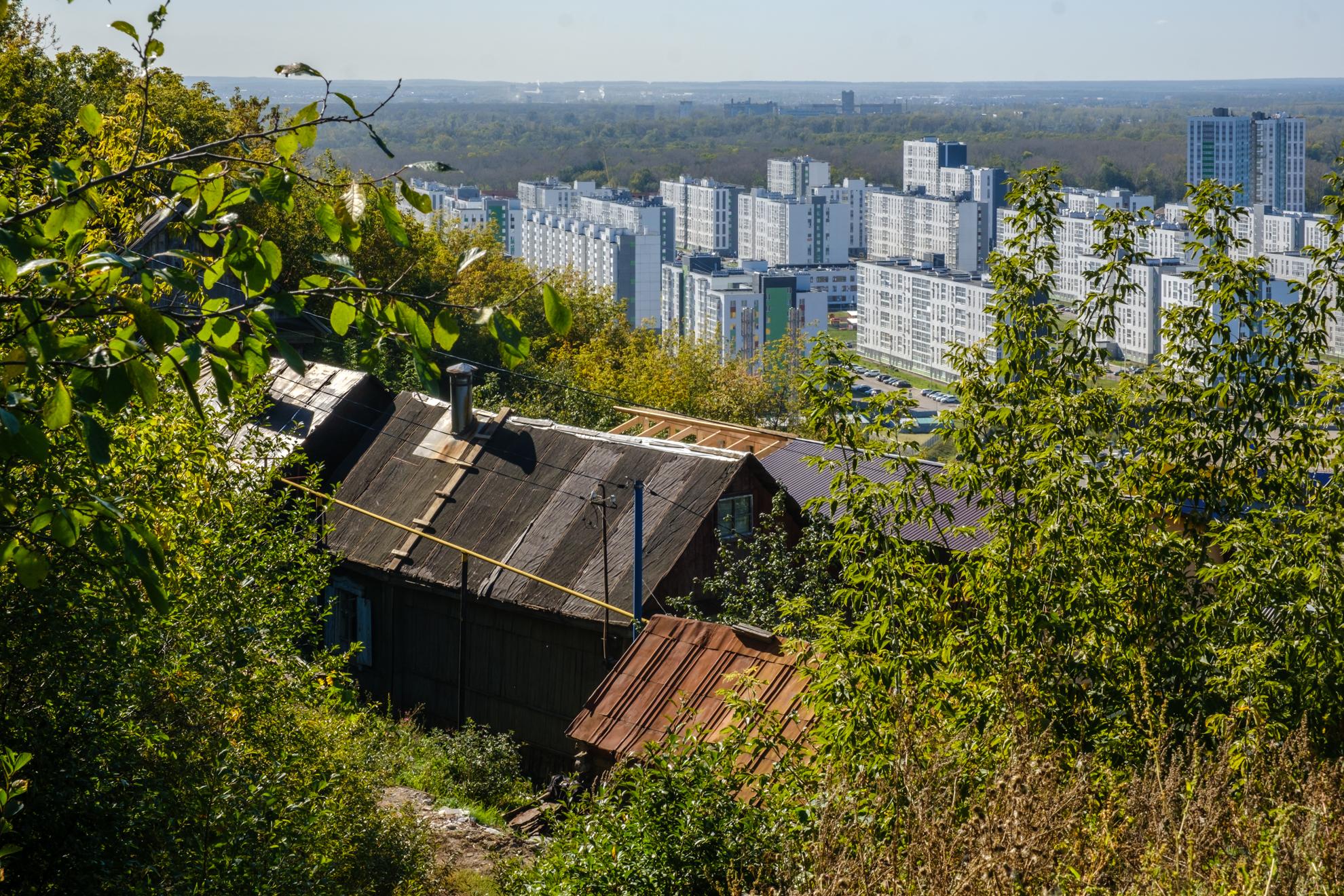 Между Старой и Новой Уфой: фоторепортаж с тихого переулка, откуда открывается чудный вид на город