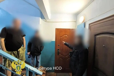 Новосибирца будут судить за угрозы полицейским битой и ножом