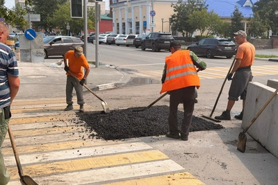 В Кургане открыли проезд на двух улицах после ремонта теплосетей