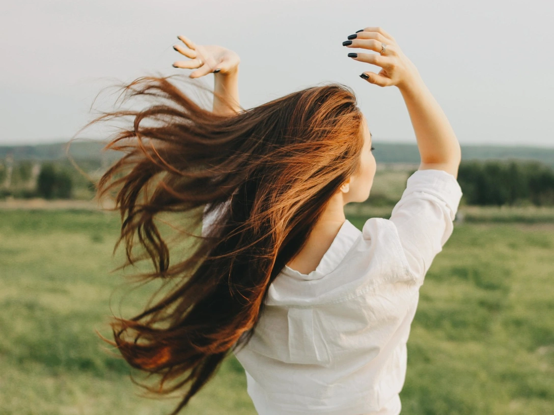 Лунный календарь стрижек и окрашиваний на лето 2022 | marieclaire.ru