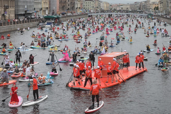 На «Фонтанке SUP» появилась первая селфи-станция на воде | Источник: пресс-служба «Газпром нефти»