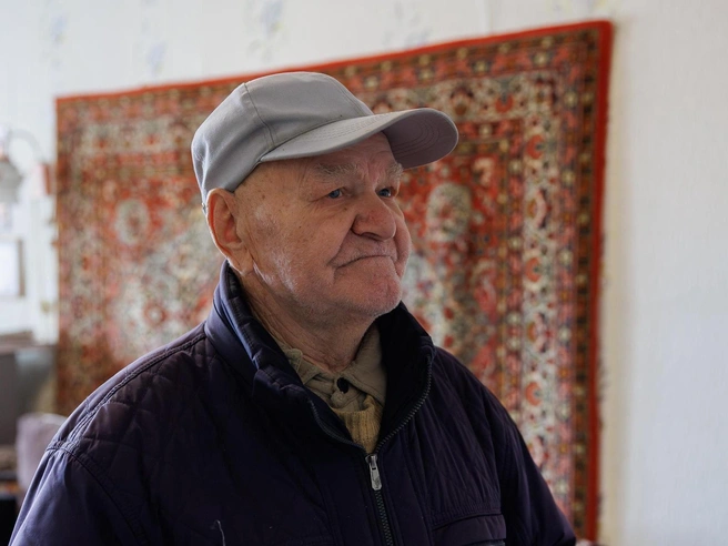 Ночью тараканы не дают уснуть и кусают ветерана за лицо | Источник: Алексей Волхонский / V1.RU