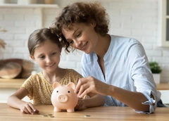 Выплата детских пособий в ноябре: когда ждать, в каком размере и кто их получит