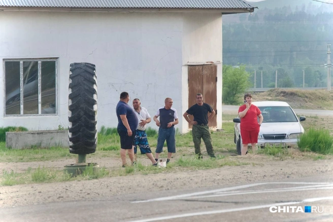 К штабу ехали люди даже из Дарасуна, чтобы просто посмотреть, что происходит | Источник: Олег Федоров / CHITA.RU