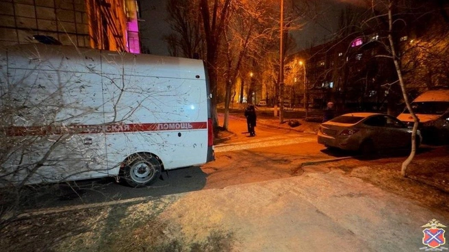 На фотографии из полицейской сводки запечатлели две машины скорой помощи | Источник: ГУ МВД России по Волгоградской области