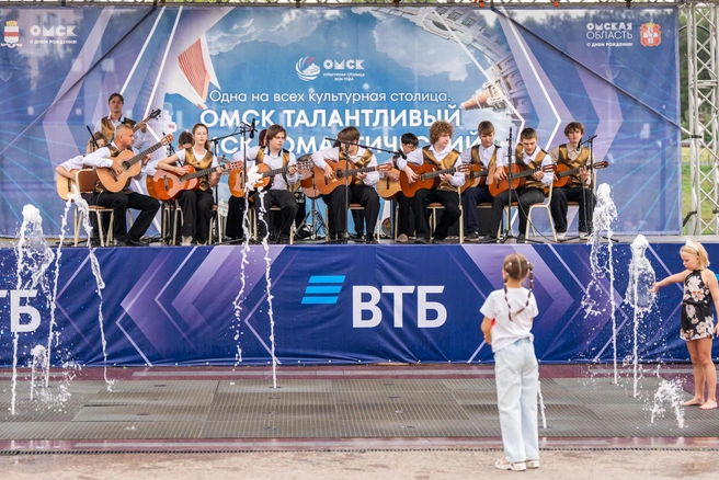 Праздник начался в полдень и длился целых семь часов | Источник: Александр Калашников