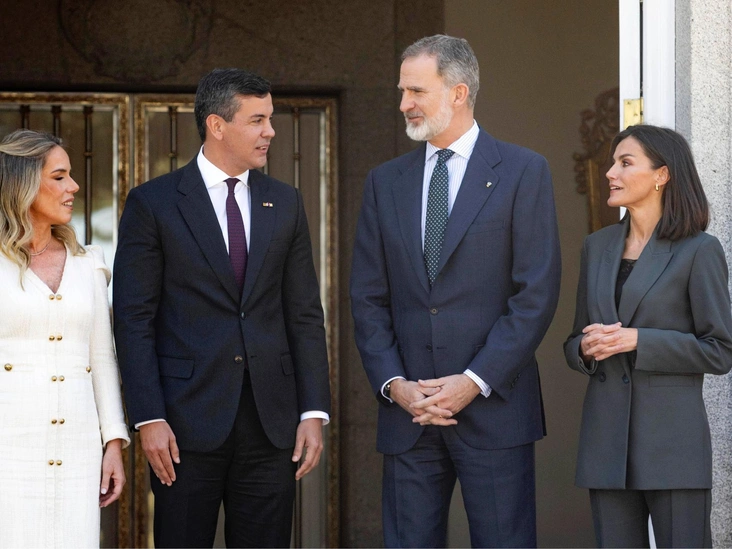 Президент Парагвая Сантьяго Пенья с супругой Летицией, и король Испании Филипп с королевой Летицией, 27 февраля 2024 год