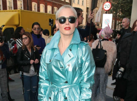 Роуз Макгоуэн в Лондоне, 14 сентября