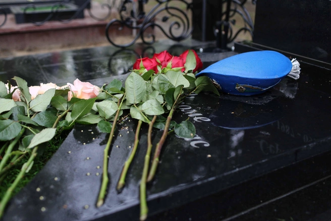 На Радоницу поминают не только родственников, но и всех усопших | Источник: Евгений Софийчук / NGS55.RU