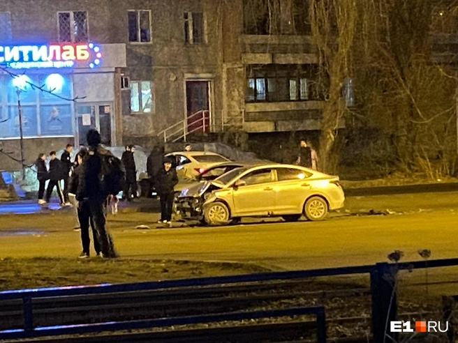 Фото с места аварии | Источник: читатель E1.RU