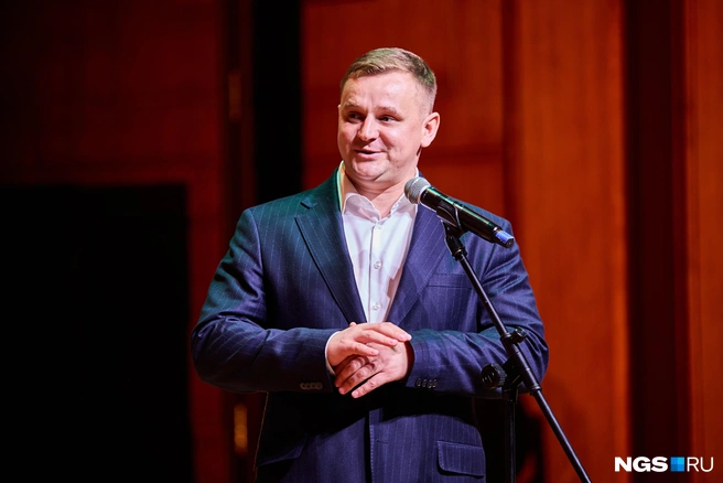 Представитель компании назвал победителя — им стала компания «Смирта» | Источник: Александр Ощепков / NGS.RU