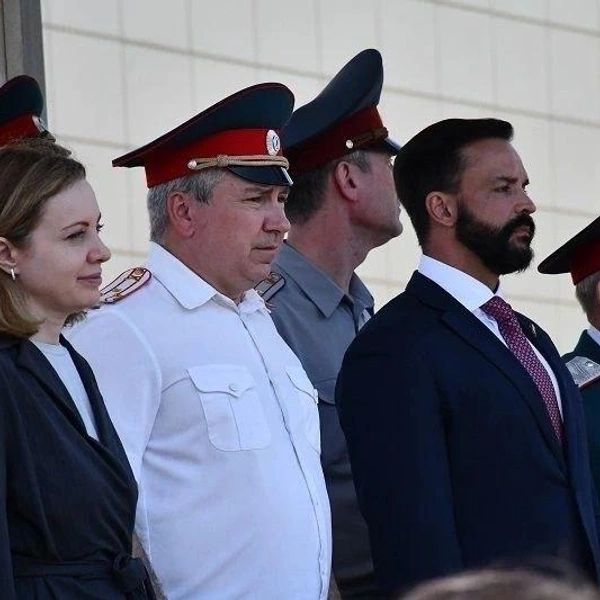 Чиновники поздравили кадетов с окончанием школы  | Источник: «Ольга Степанова» / T.me