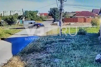 ДТП с машиной медпомощи в Волгограде попал на видео