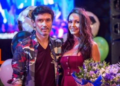 Инна и Юрий Жирковы подарили сыну полет на вертолете