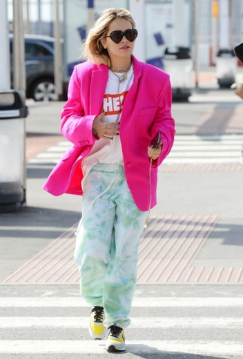 Рита Ора в Лондоне | marieclaire.ru