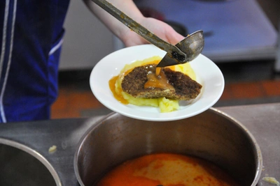 22 ученика гимназии №116 заболели сальмонеллезом