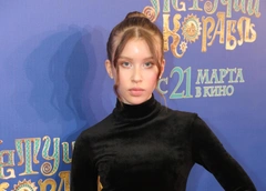 Анна Пересильд отметила выпускной, Катя Жужа игнорирует громкую свадьбу Ксении Бородиной: соцсети звезд