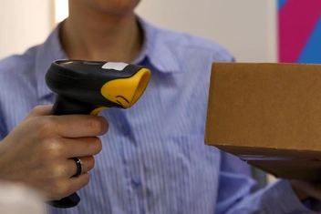 «Открыл свой ПВЗ и стал зомби, которому приходится общаться с неадекватами»: опыт нашего читателя комментирует психолог