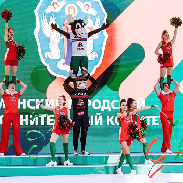 Команда «Драйв»&nbsp;— группа поддержки ВК «Локомотив» и ЖБК «Динамо» | Источник: Студия «Драйв»