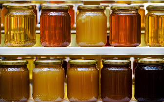 Почему мед засахаривается?