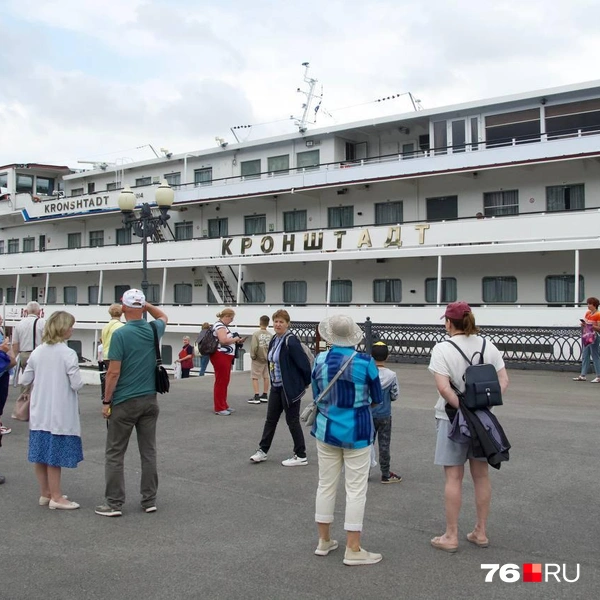 В городе остановились на стоянку три пассажирских судна | Источник: Кирилл Поверинов / 76.RU
