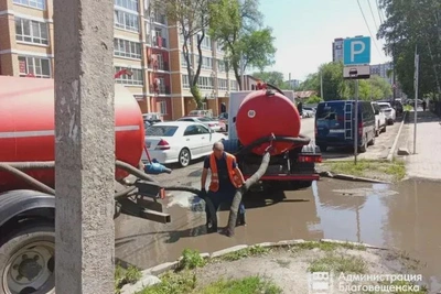 С улиц Благовещенска откачали 2300 кубометров воды