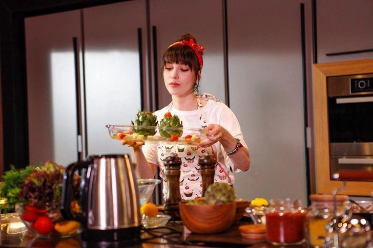 И скучно, и грустно: психолог рассказал, как справиться с осенней депрессией | Источник: кадр из сериала «Полнолуние»