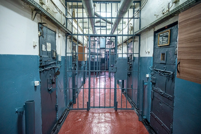 В скрытом месте в южной столице Кузбасса выпускали крупные партии опасного «зелья» | Источник: Олег Федоров / CHITA.RU