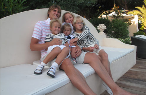 Андрей и Мария с детьми