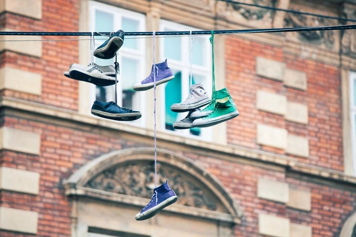 Обувь на проводах: что это значит | Источник: Angelo Cordeschi/Shutterstock/Fotodom.ru