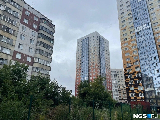 До появления новых ЖК в микрорайоне царила своя атмосфера — ее в деталях помнит корреспондент НГС | Источник: Алёна Золотухина / NGS.RU