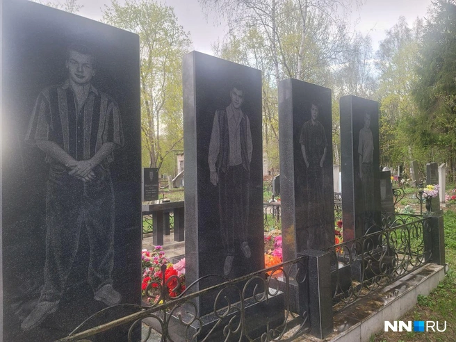 На Ново-Автозаводском кладбище есть целый квартал, где похоронены авторитеты | Источник: Кристина Калинина / NN.RU