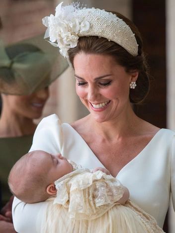 Герцогиня Кэтрин на крещении принца Луи в часовне Сэнт-Джеймс, 9 июля 2018