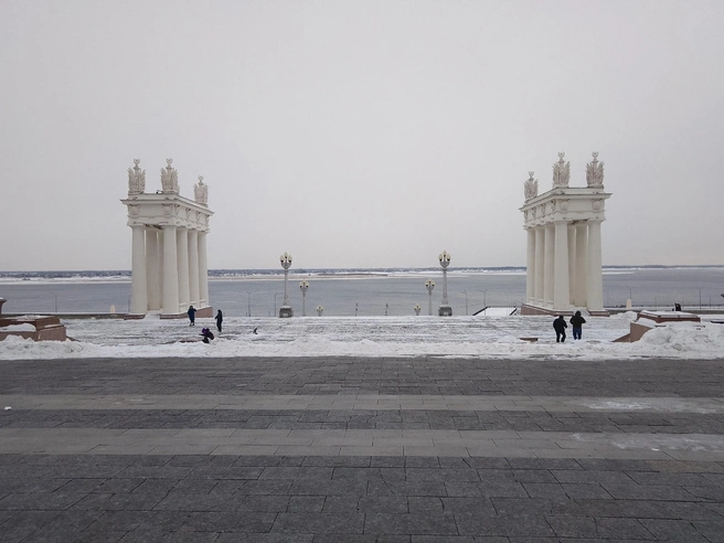 Белоснежная центральная набережная города | Источник: Светлана Сазонова