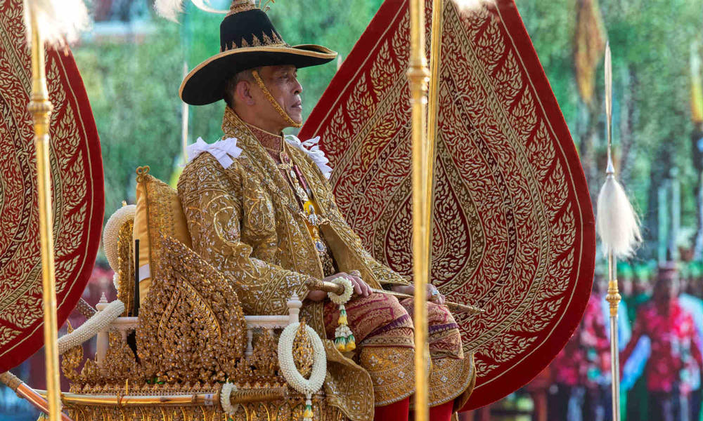 Титул короля. Таиланд. Кароль жизнь. Рама x Король Тайланда на велосипеде. Thailand King Covid.