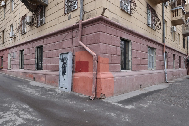 Квартиры предполагалось перевести в нежилые помещения с устройством отдельного крыльца | Источник: Алексей Волхонский / V1.RU