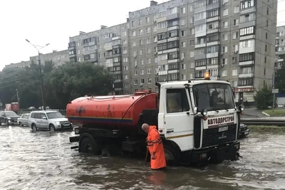 Ливни в Барнауле вызвали подтопления на дорогах