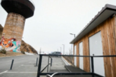 В общественном туалете на Бурачка перестали выдавать бумагу