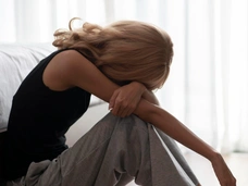 В США взрослые с ожирением довели 14-летнюю дочь до истощения: девочка весила 16 кг