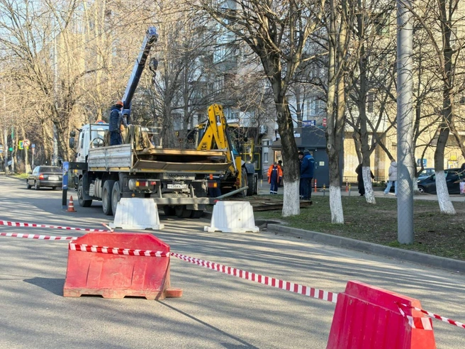 Машины на участке уже не едут | Источник: Максим Онищенко / T.me