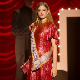 Транс-дочь Илона Маска Вивиан Уилсон вышла на подиум на Неделе моды в Нью-Йорке