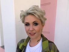 На солистку группы «Стрелки», которая слила фото писающей Волочковой, завели уголовное дело