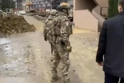 Рейд полиции и ОМОНа на стройплощадке в Адлере