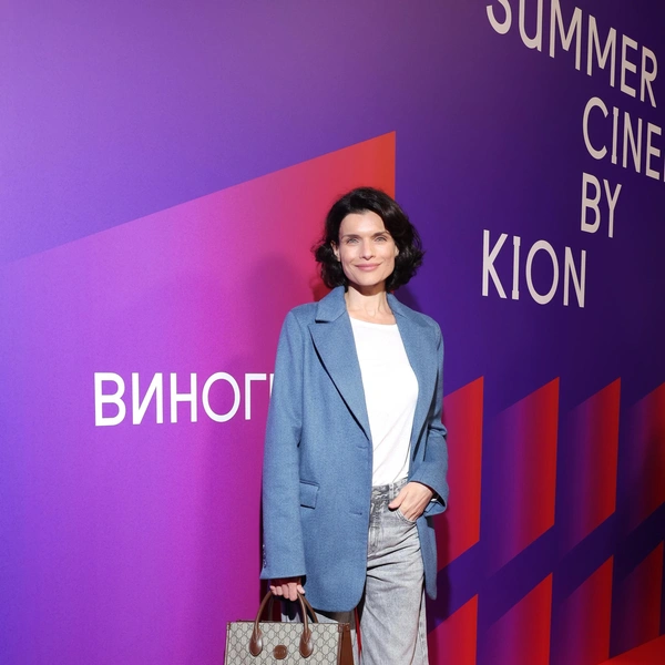 Анна Азарова