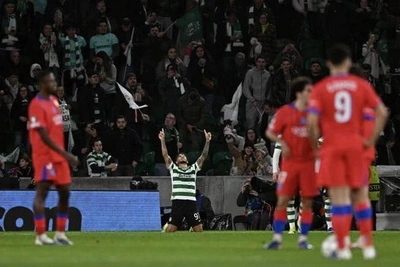 Russian goalkeeper leads Champions League upset