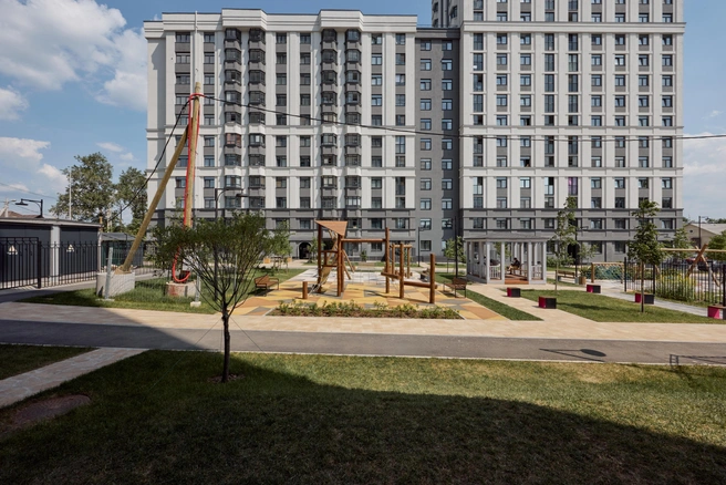 Первый уже готов, второй открывают по мере готовности секций дома | Источник: PRINZIP